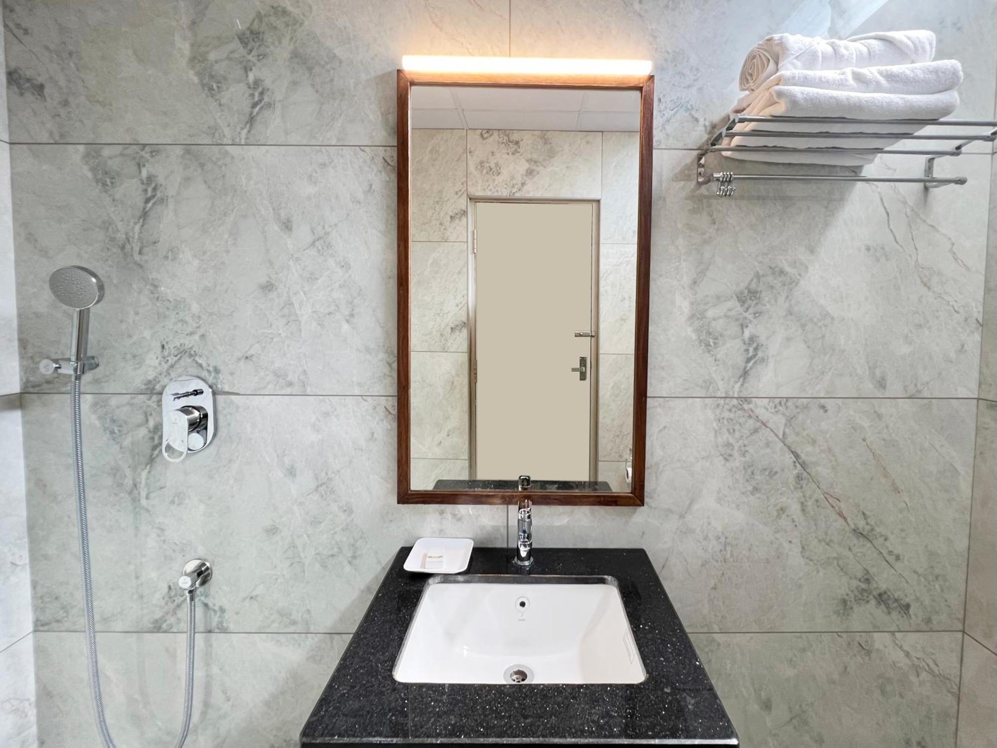 Hotel Vellara Bengaluru Zewnętrze zdjęcie